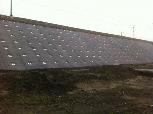 Wzmocnienie korpusu nasypu linii kolejowej na szlaku Tarnów – Wola Rzędzińska km 80,200 do 81,250 w ramach projektu POIiŚ 7.1-30 pn. „ Modernizacja linii kolejowej E30/CE30, odcinek Kraków – Rzeszów, etap III